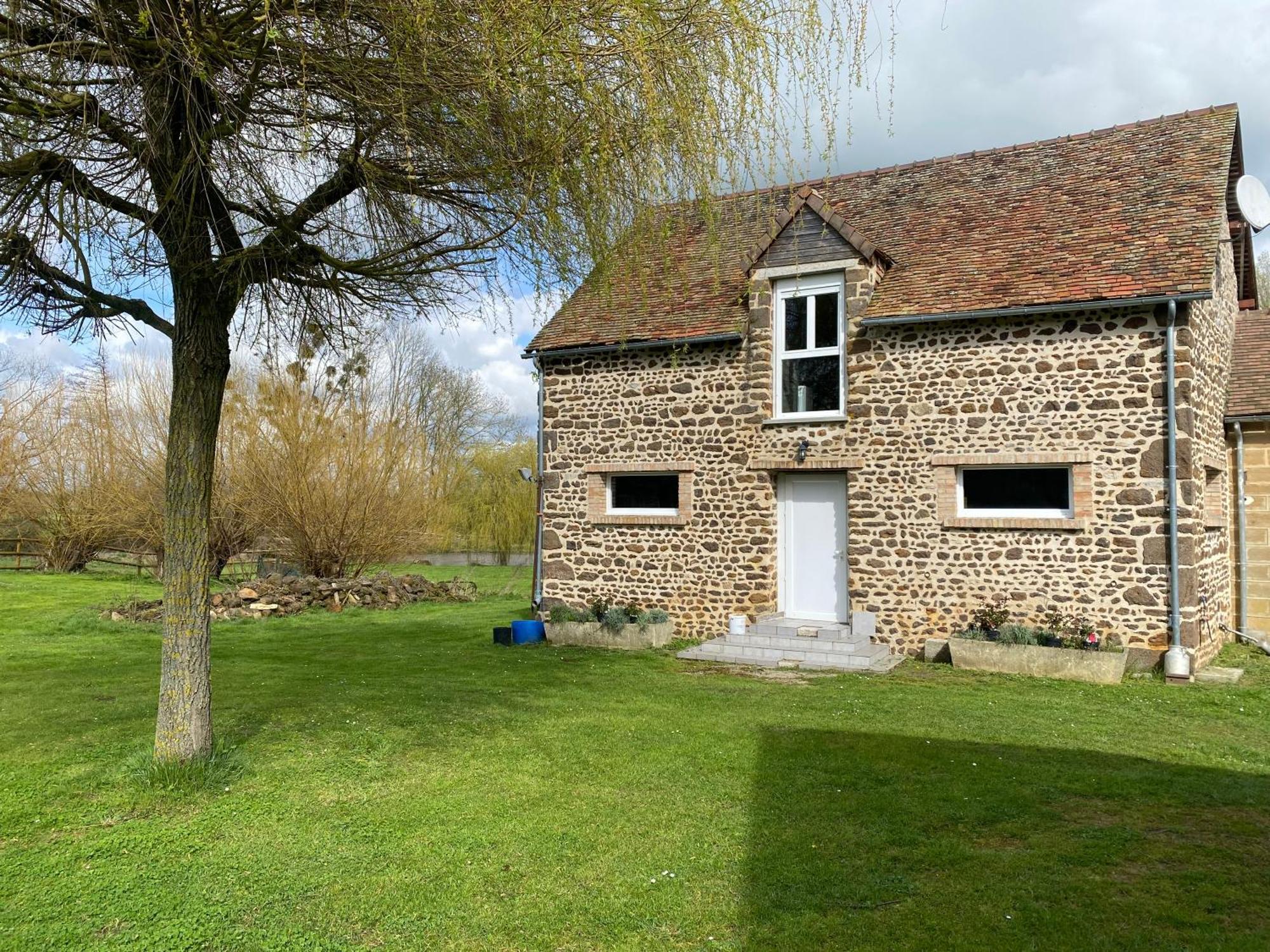 Moitron-sur-Sarthe Le Petitepinay B&B 외부 사진